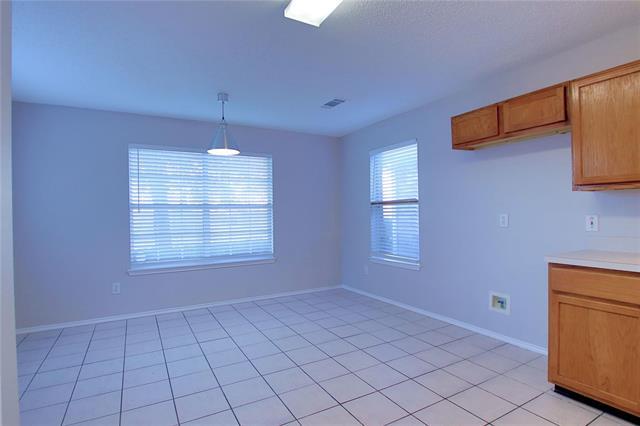 Building Photo - 147 Southlake Dr