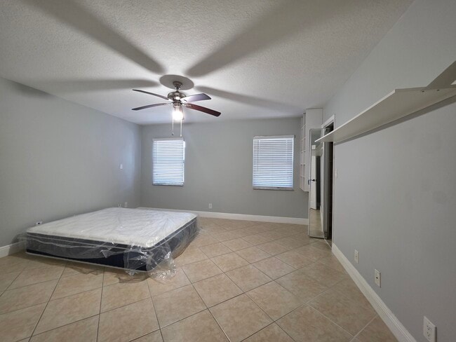 Building Photo - 9460 SW 61st Way