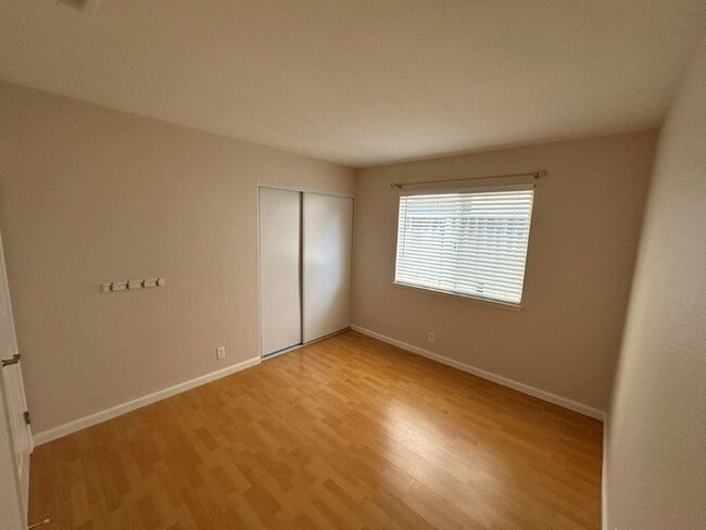 Building Photo - Nor Cal Realty, Inc. - 3 Bedroom 2  Bath w...