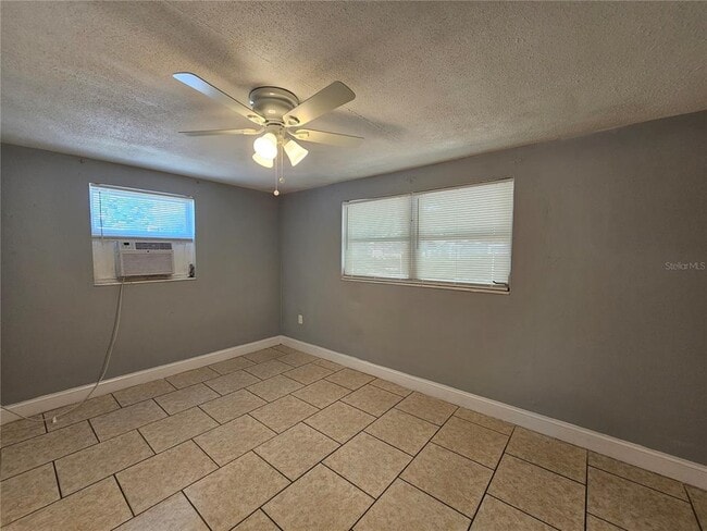 Building Photo - 9210 Pegasus Ave