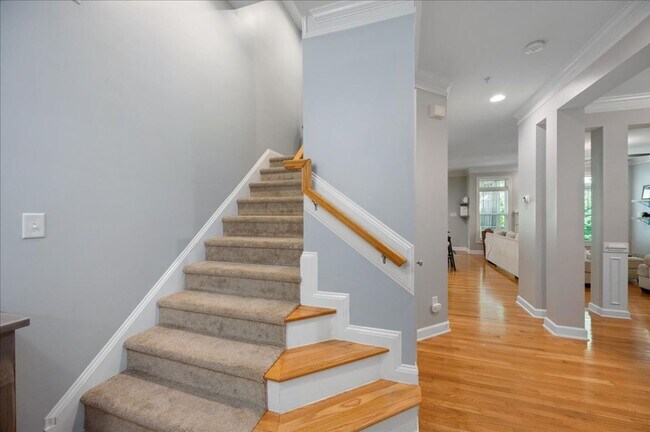 Building Photo - Townhouse in Lake Hogan Farms - 4 bedrooms - Amenities include community pool, tennis and playground