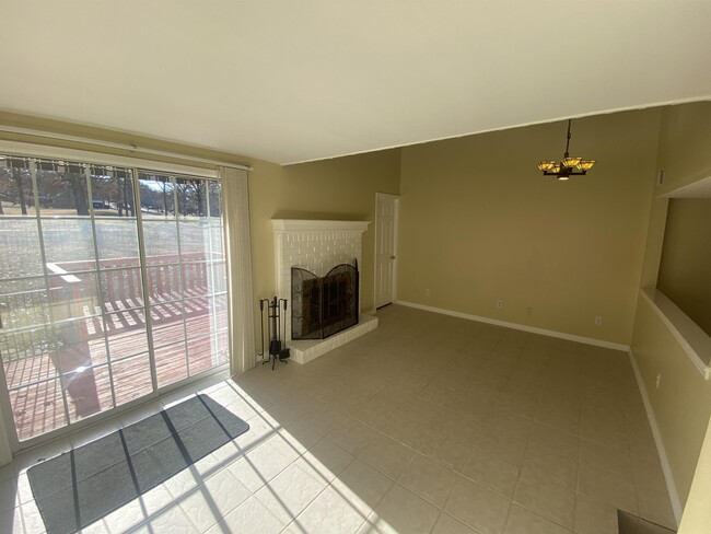 Building Photo - 2600 Brooken Hill Dr