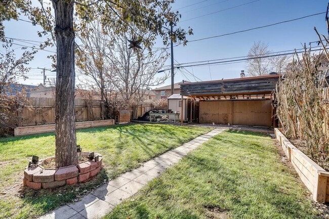 Building Photo - High End Remodel Near RiNo