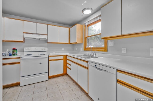 Primary Photo - 2795-2797 Saint Ann Dr.