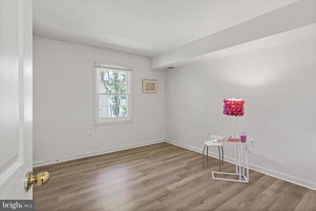 Building Photo - 110 Westwick Ct