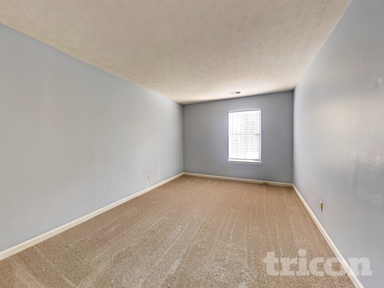 Building Photo - 575 Woodcrest Manor Dr