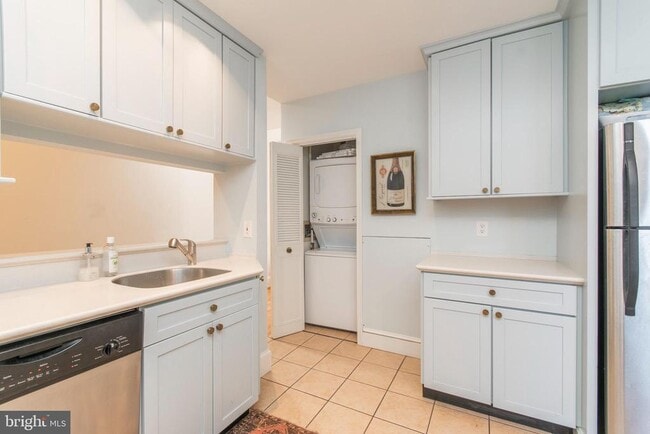 Building Photo - 1731 Wallace St