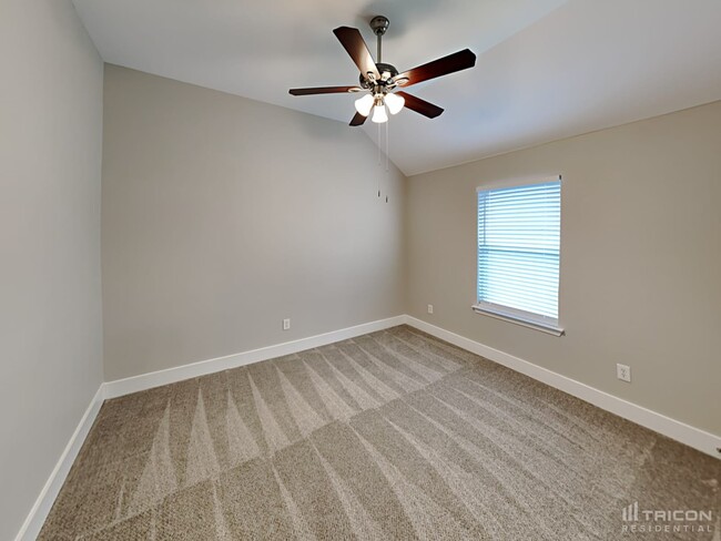Building Photo - 2021 Bay Laurel Dr