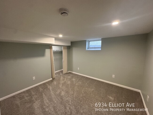 Building Photo - 6934 Elliot Ave