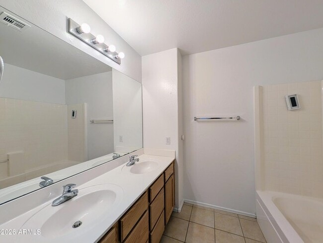 Building Photo - 6416 N 78th Ln