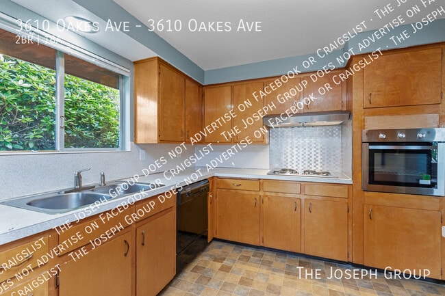 Building Photo - 3610 Oakes Ave