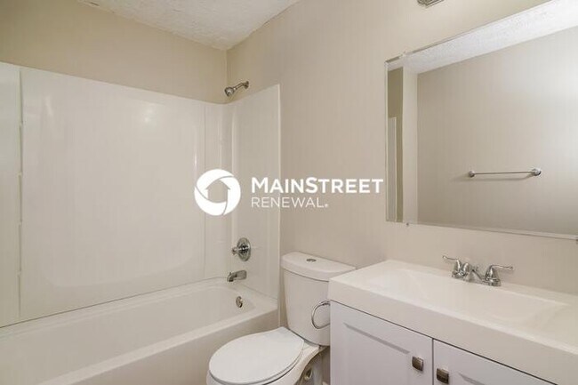 Building Photo - 3 Bedroom Pet-Friendly Home in Louisville,...