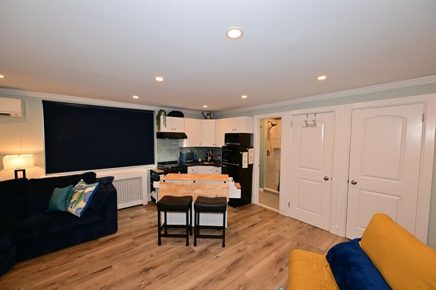 Building Photo - 2447 N 54th St