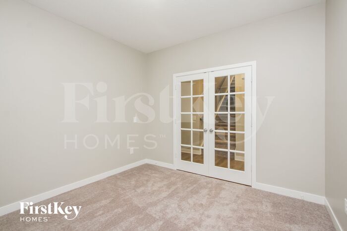 Building Photo - 939 Shadow Dr