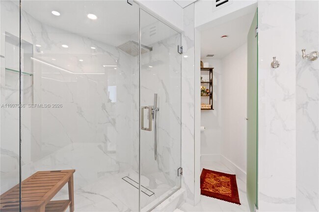 Building Photo - 19101 NE 36th Pl