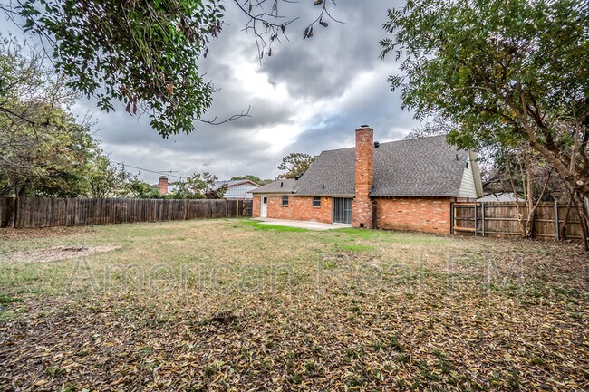 Building Photo - 1954 Mims St