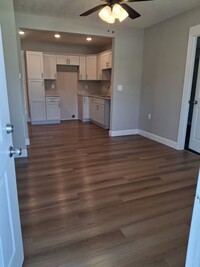 Building Photo - Remodeled single family home