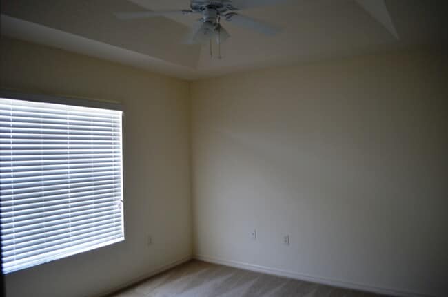 Building Photo - 3/2.5 Townhouse with 2-Car Garage in Turtl...