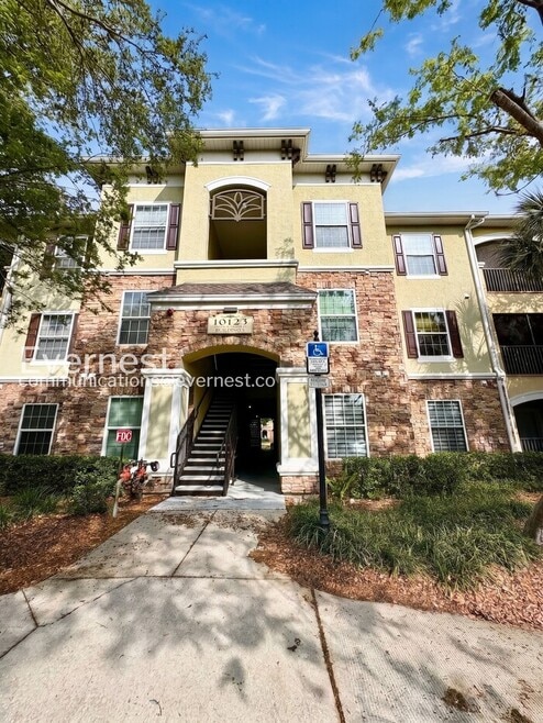 Building Photo - 10123 Courtney Palms Blvd