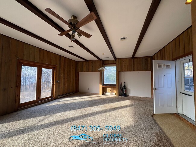 Building Photo - 3 Bedroom Home with Lake View – Camdenton, MO