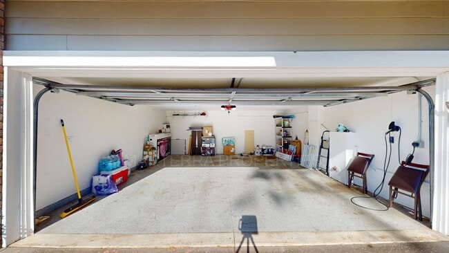 Building Photo - Beautiful 2-Bedroom/2-Bathroom Townhome