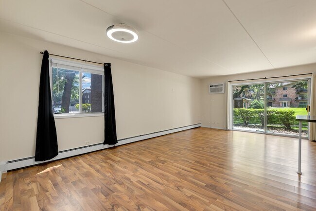Building Photo - 5325 Waterbury Ct