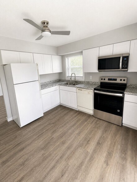 Building Photo - 1810 47th Ave Dr W