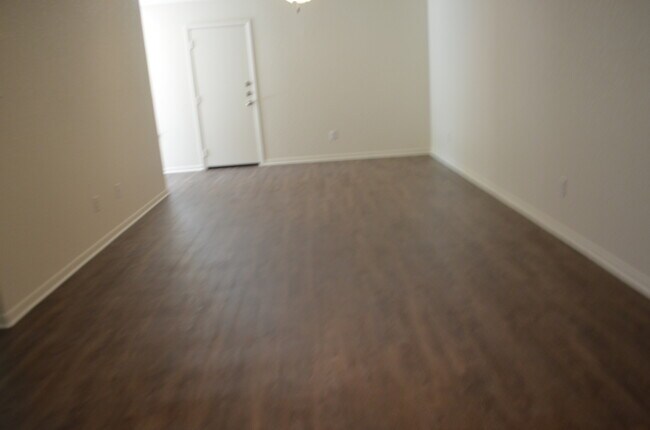 Building Photo - 308 Elbert Ln