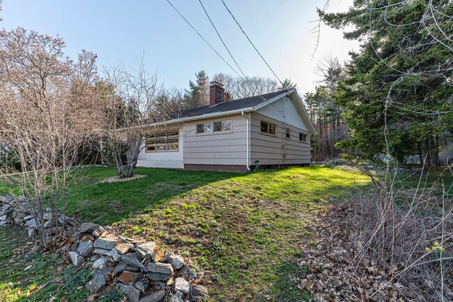 Building Photo - 171 Brackett Rd