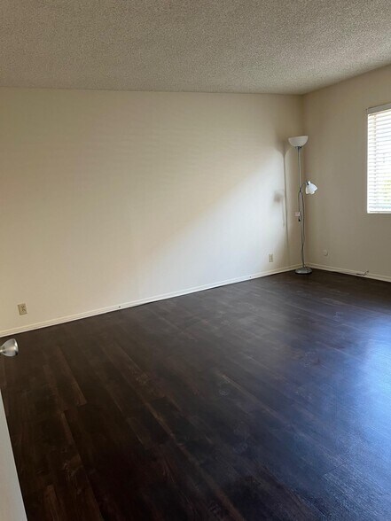 Building Photo - 507 S Orange Ave