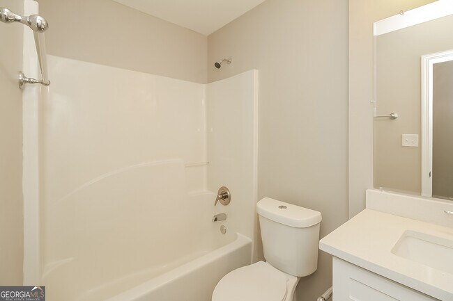 Building Photo - 7762 Briar Forest Ln