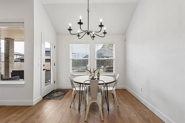 Building Photo - 2232 Los Angeles Ave