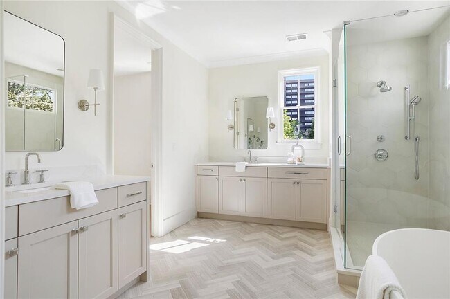 Building Photo - 48 25th St NW