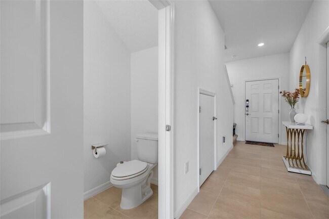 Building Photo - 5734 Archipelago St