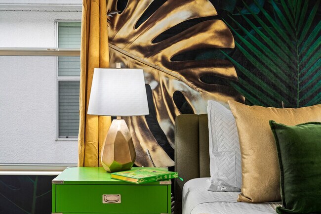 Building Photo - 4736 Sleepy Hollow Dr