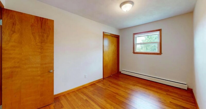 Building Photo - 408 Long Ln