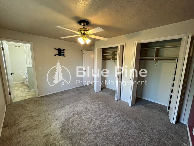 Building Photo - 395 Hemlock Cir