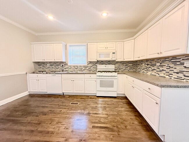 Building Photo - 7239 S Campbell Ave