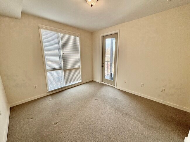 Building Photo - 200 Manufacturers Rd