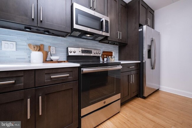 Building Photo - 2102 Berges St