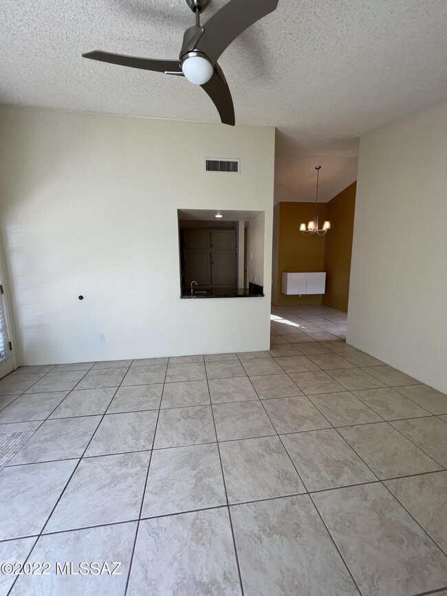 Building Photo - 6451 N Tierra De Las Catalinas