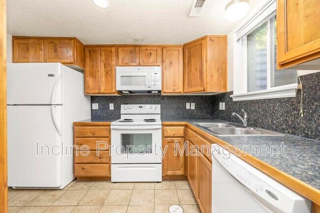 Building Photo - 627 E 500 S