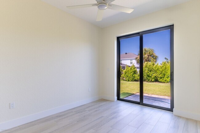 Building Photo - PET FRIENDLY BRAND-NEW LUXURY EXECUTIVE HOME