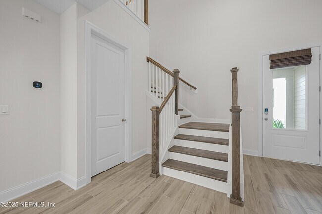 Building Photo - 23 Oak Pk Dr