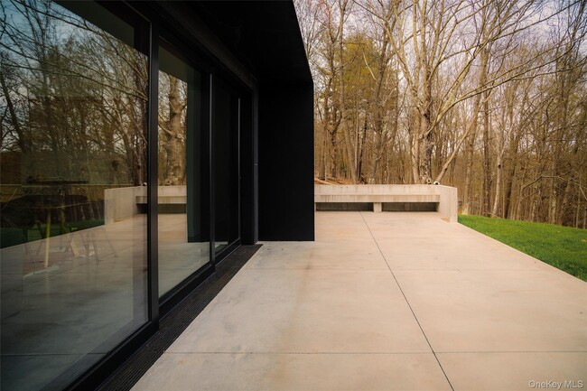 Building Photo - 279 Tompkins Rd