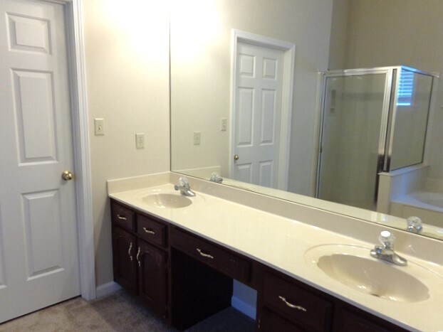 Building Photo - 5026 Springtree Dr
