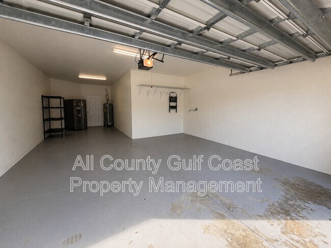 Building Photo - 211 Red Fox Ct