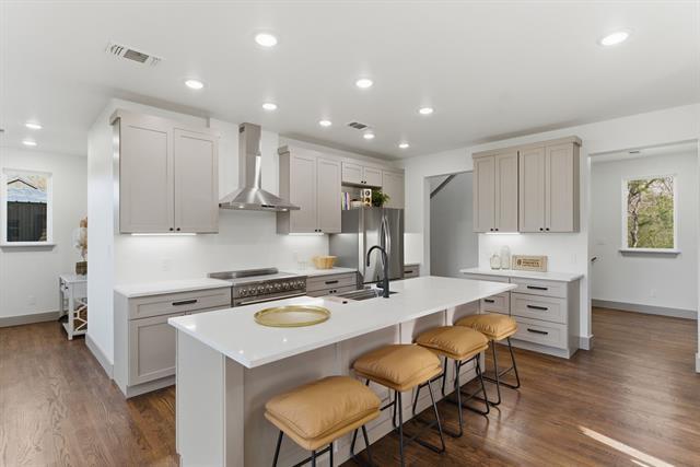 Building Photo - 819 Dubois St