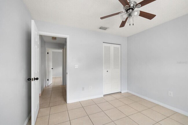 Building Photo - 5726 Ridgestone Dr
