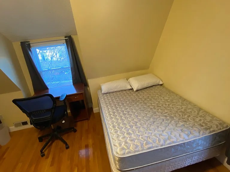 Building Photo - 27R Albion St